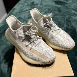 YEEZY BOOST 350 V2 (Size 7)